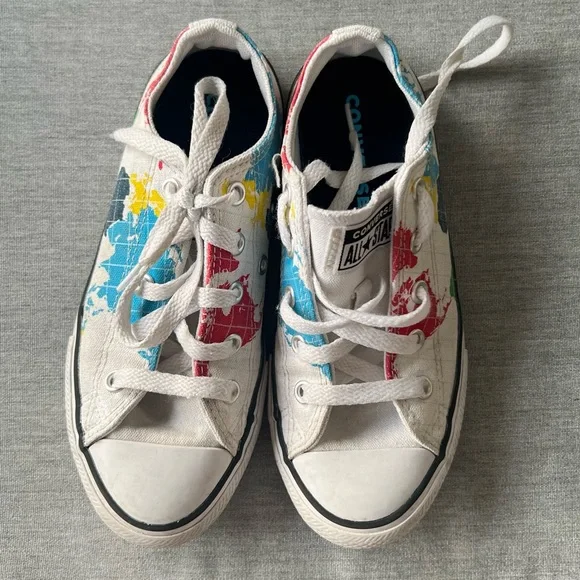 Kids Chuck Taylors - Picture 4 of 8